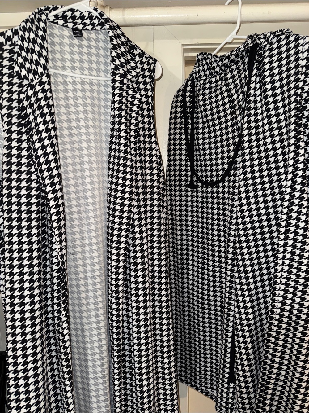 Sleeveless Black & White Houndstooth Pantsuit Set!